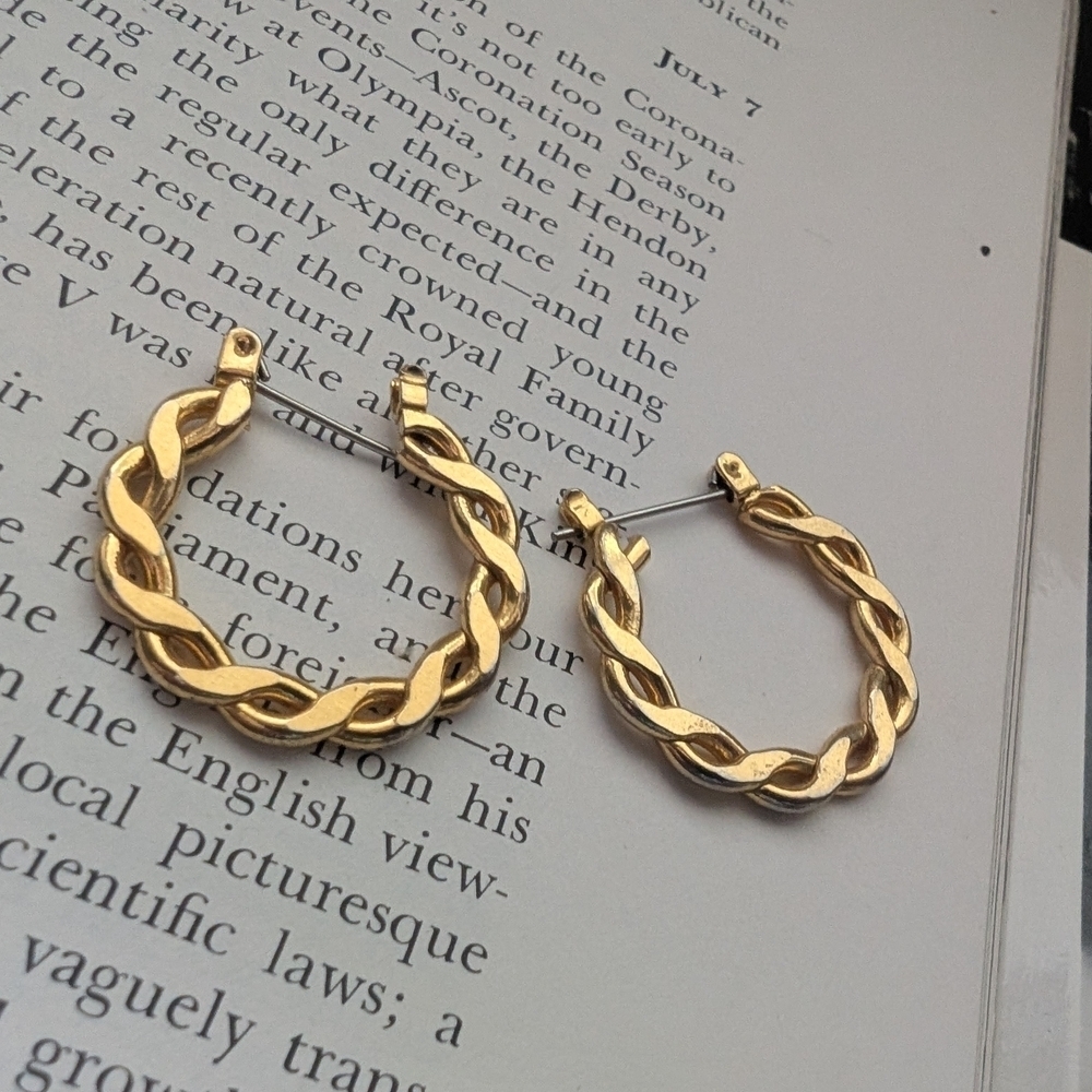 Elegant Goldtone Hoop Earrings - Picture 2 of 9